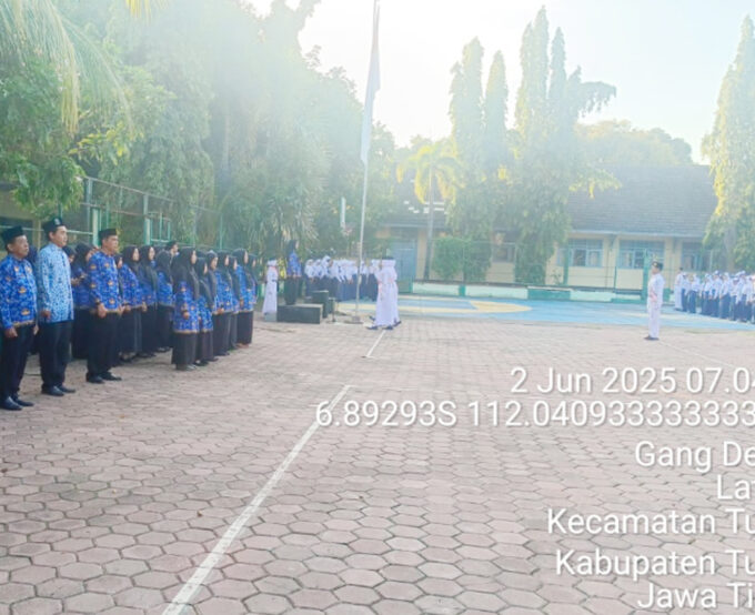 UPT SMP Negeri 3 Tuban Teguhkan Semangat Kebangsaan dalam Upacara Hari Lahir Pancasila