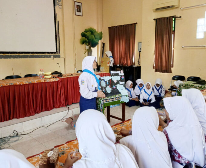 Latihan Presentasi Skill Station Jumbara PMI di UPT SMP Negeri 3 Tuban
