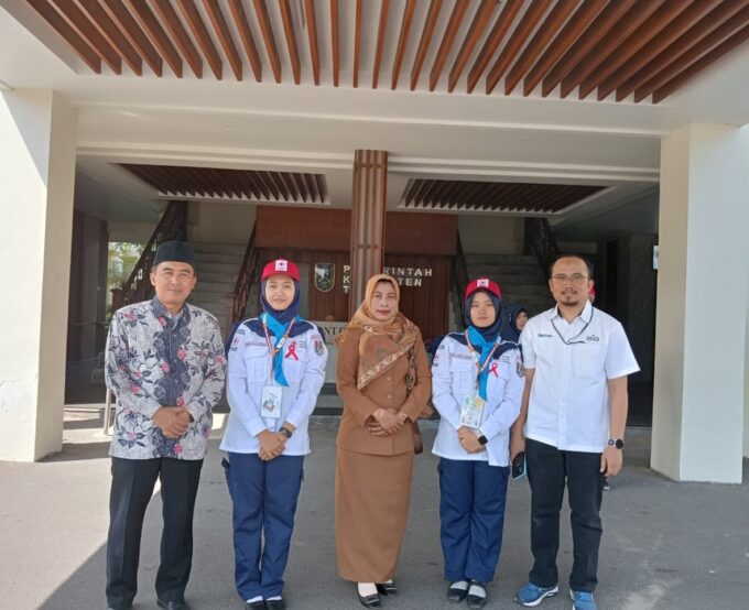 Dua Siswi PMR Madya SMP Negeri 3 Tuban Wakili Kontingen Tuban di Jumbara PMR X Jawa Timur 2025
