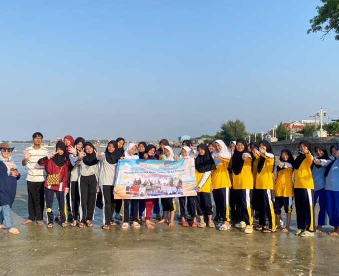 Facarent Spega Gelar Aksi Bersih Pantai di Tuban Peringati Hari Bersih Sedunia 2025