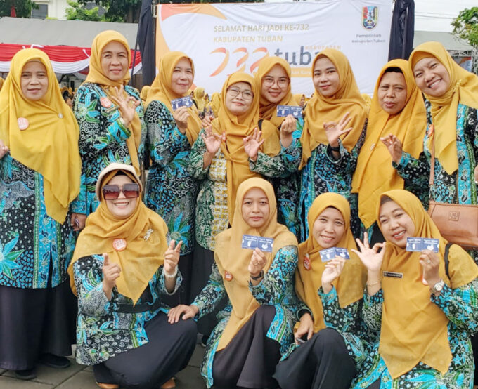 Tenaga Pendidik dan Kependidikan UPT SMP Negeri 3 Tuban Ikuti Upacara Hari Jadi ke-732 Kabupaten Tuban