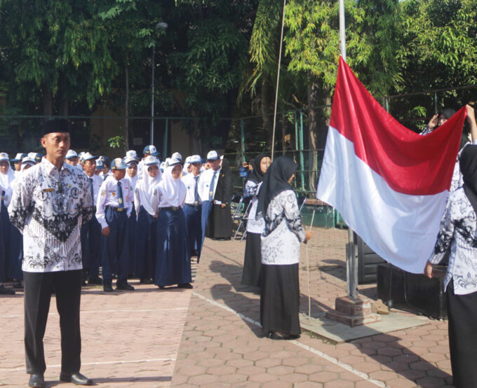 UPT SMP Negeri 3 Tuban Selenggarakan Upacara Hari Guru Nasional 2025 dengan Khidmat dan Penuh Apresiasi