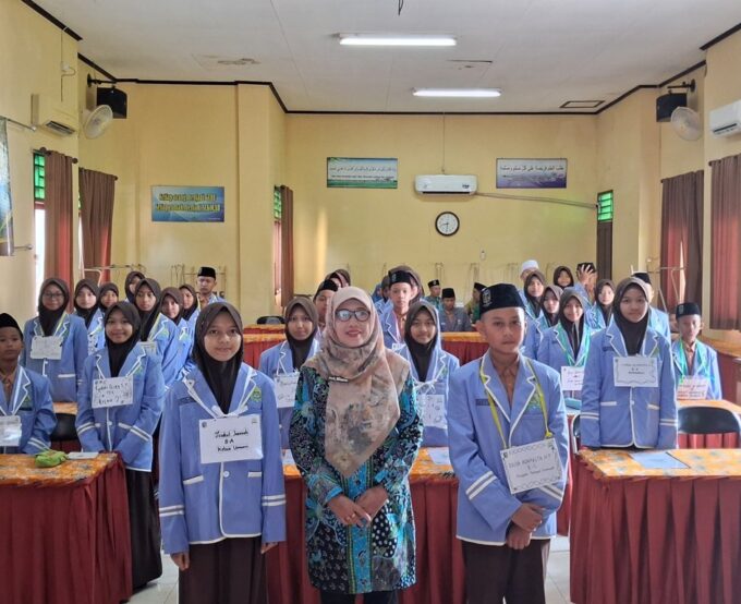 Pembekalan dan Diklat Pengurus Rohis UPT SMP Negeri 3 Tuban Masa Bakti 2025/2026