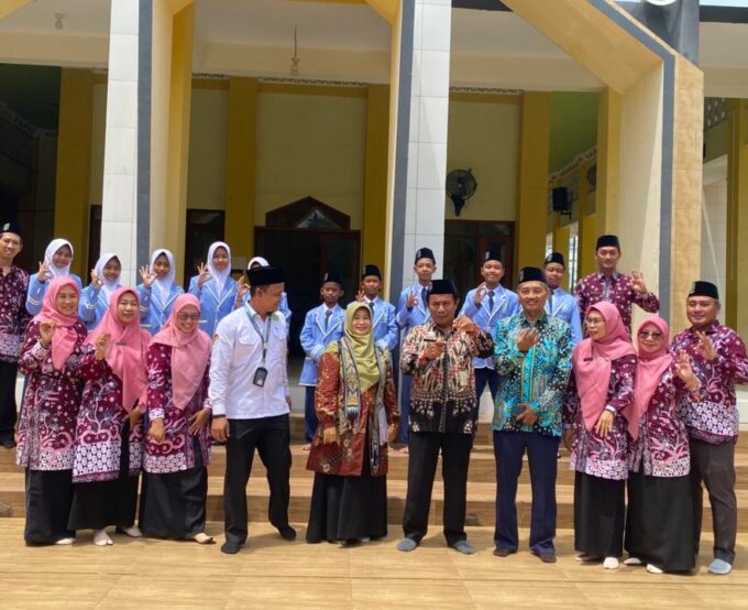 UPT SMP Negeri 3 Tuban Memperkuat Budaya Religius: Asesmen SRC dari Kanwil Jatim Beri Apresiasi dan Tantangan Baru