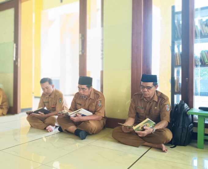 Semarak Ramadhan 1447H, Tadarus Al Qur'an Pegawai UPT SMP Negeri 3 Tuban